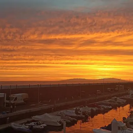 Gigantes Marina, Water Front Apartment *