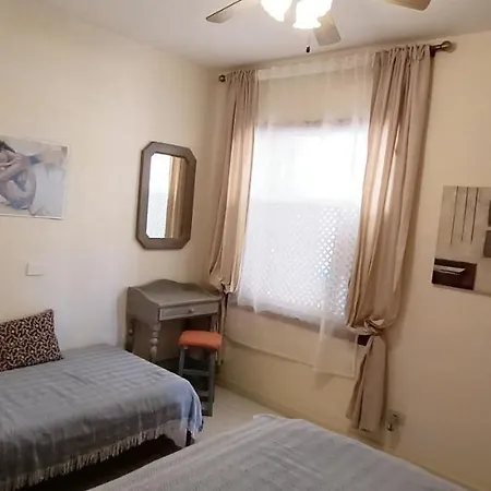Gigantes Marina, Water Front Apartment *